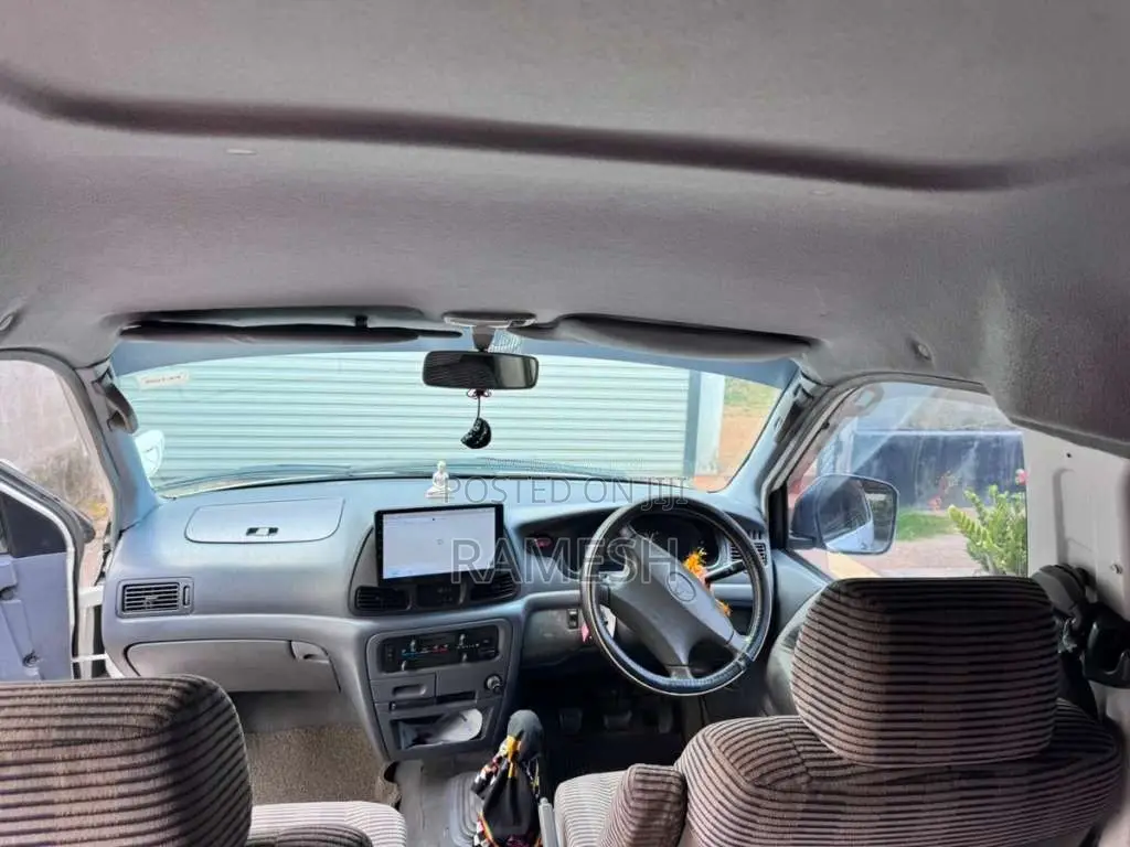 Toyota Noah KR42 3C 2005 Van (Used)