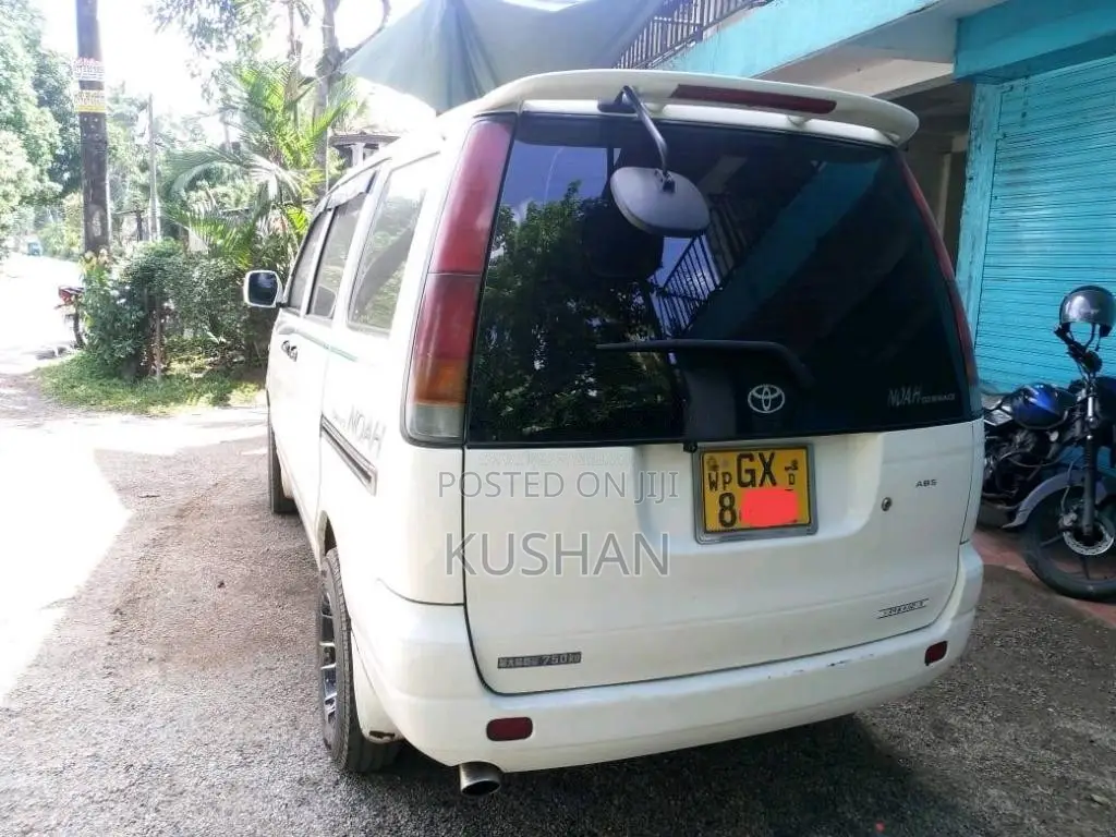 Toyota NOAH CR41 1998 Van (Used)