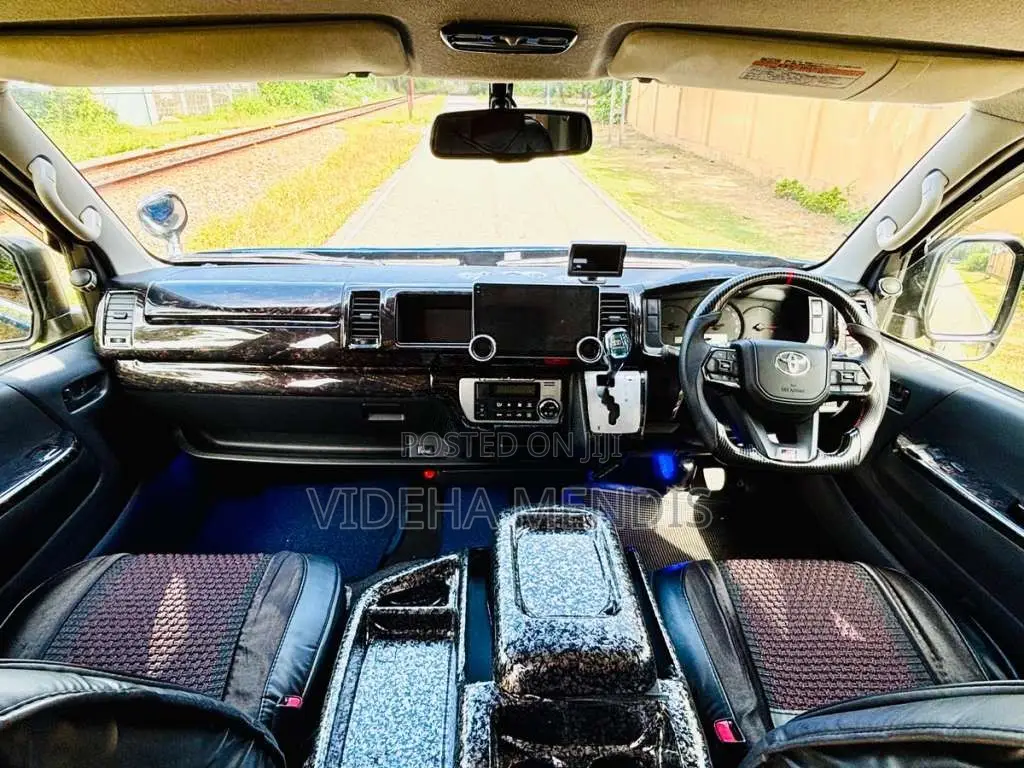 Toyota KDH 223 High Roof 2015 Van (Used)