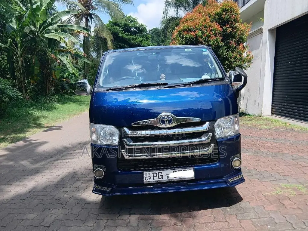 Toyota KDH 2015 Van (Used)