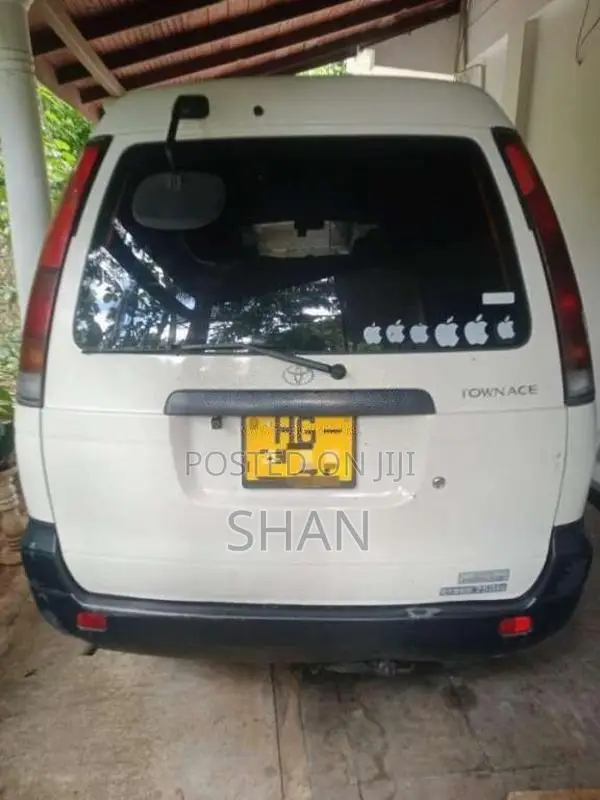 Toyota Noah CR41 1998 Van (Used)