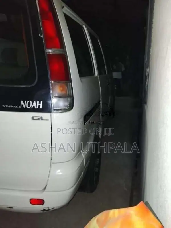 Toyota Townace Noah 2001 Van (Used)