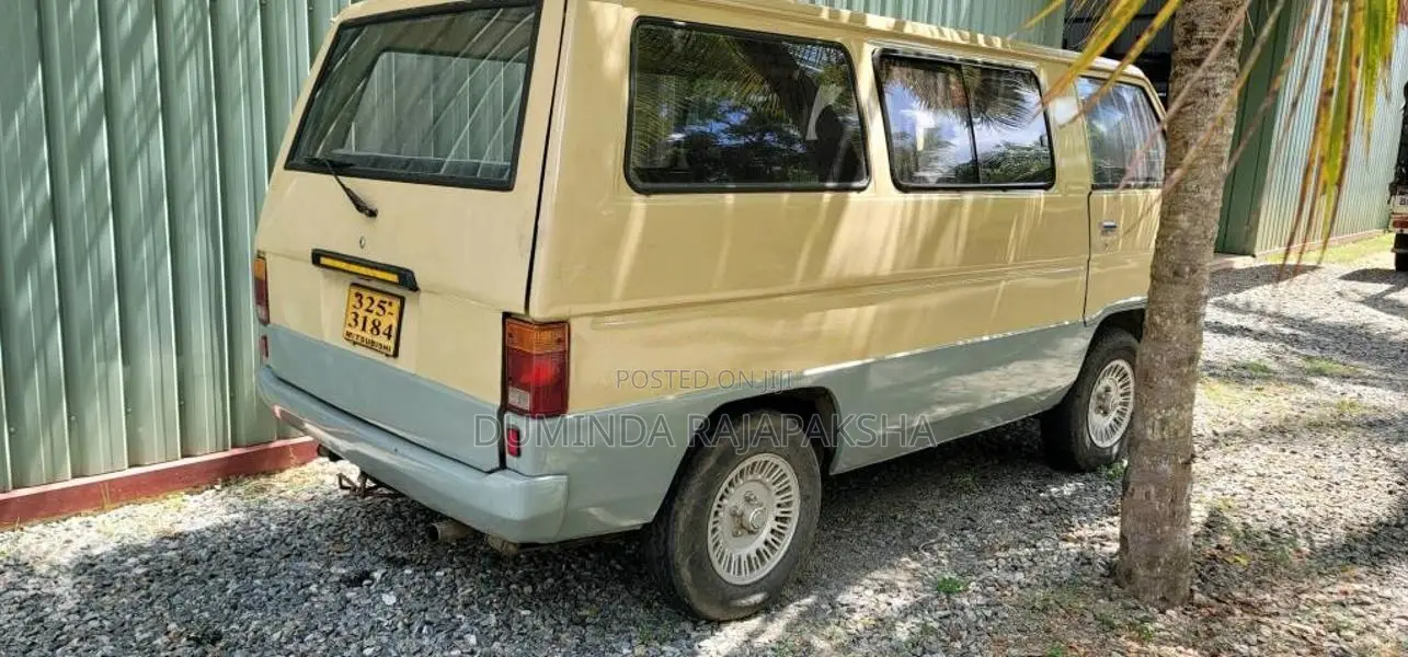 Mitsubishi Delica L300 1981 Van (Used)