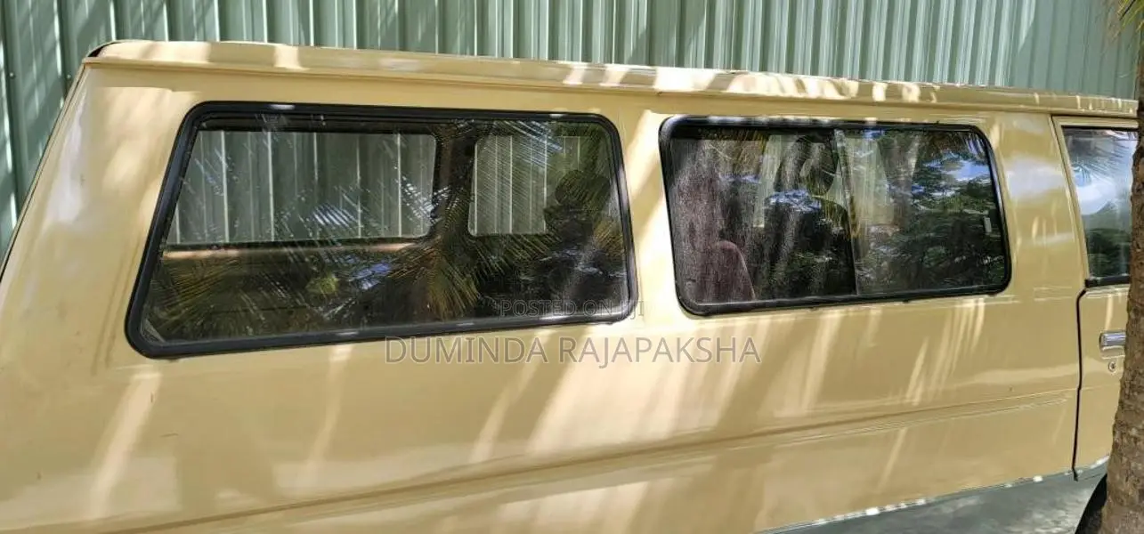 Mitsubishi Delica L300 1981 Van (Used)