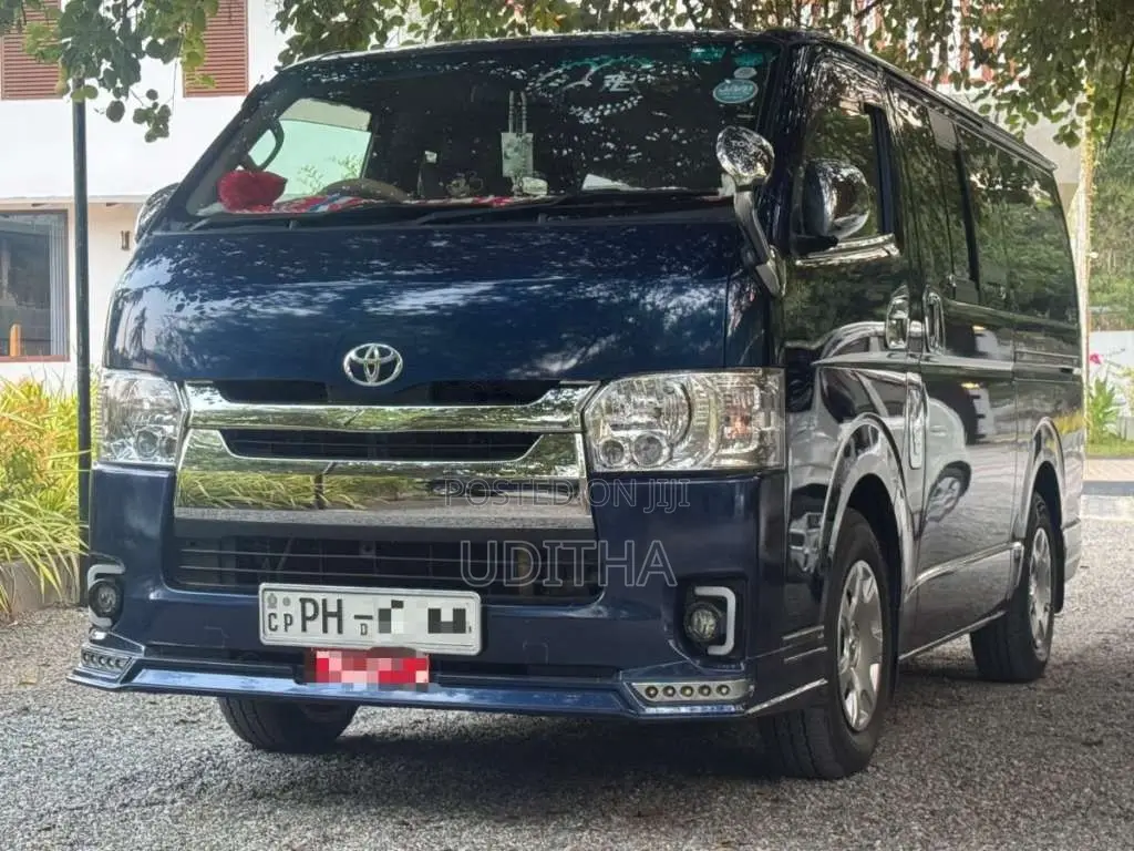 Toyota KDH 2011 Van (Used)