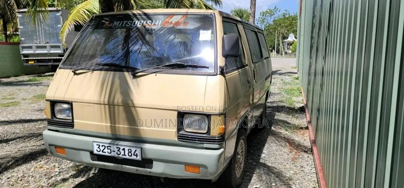 Mitsubishi Delica L300 1981 Van (Used)