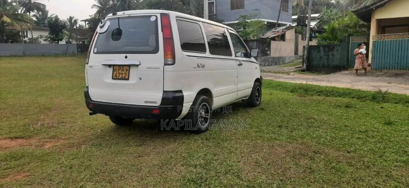 Toyota NOAH 1999 Van (Used)