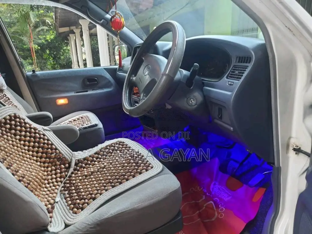 Toyota NOAH 1999 Van (Used)