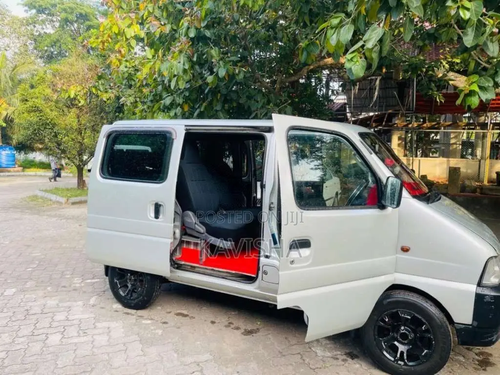 Suzuki Carry 2004 Van (Used)
