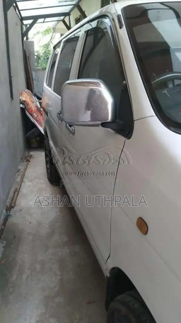 Toyota Townace Noah 2001 Van (Used)