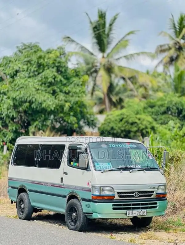Toyota Dolphin 1992 Van (Used)