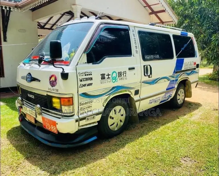 Toyota Shell 1996 Van (Used)