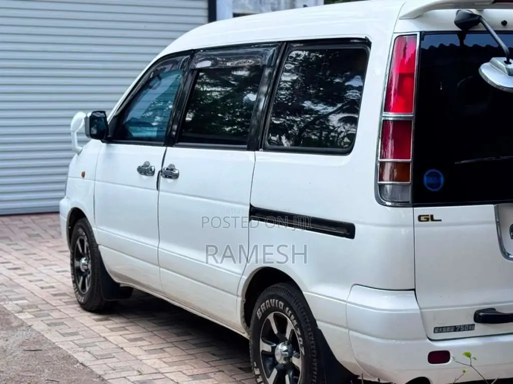 Toyota Noah KR42 3C 2005 Van (Used)