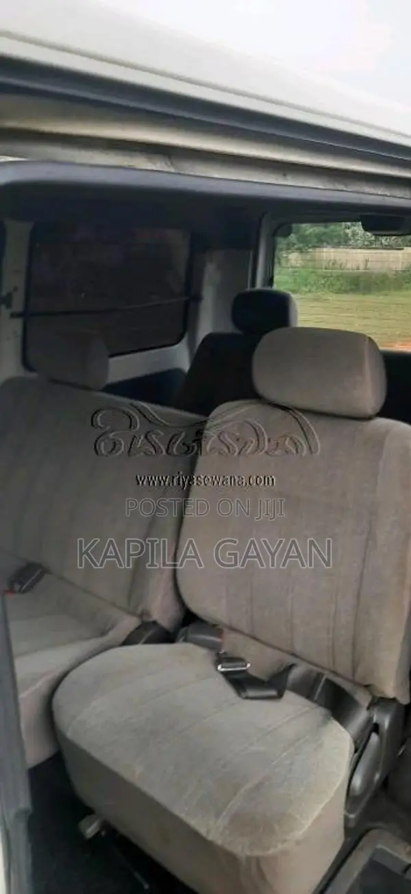 Toyota NOAH 1999 Van (Used)