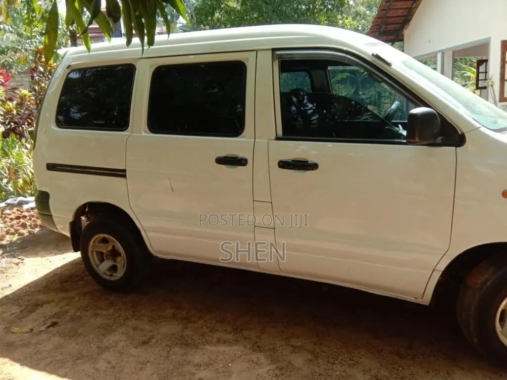 Toyota Noah CR41 2005 Van (Used)