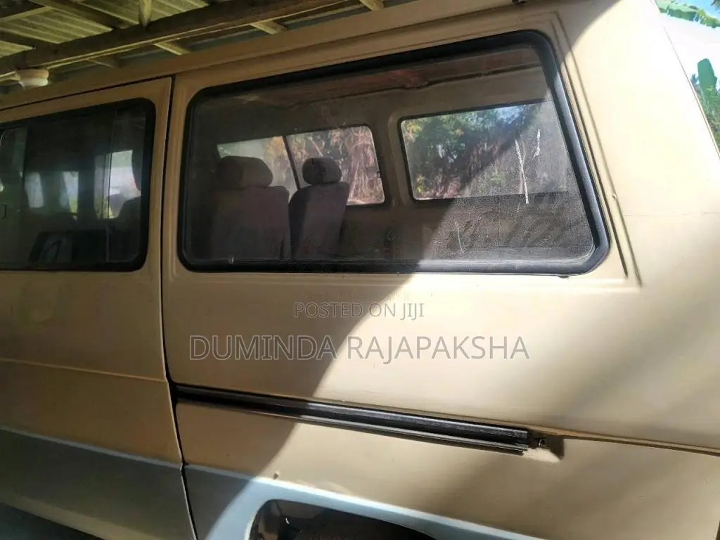 Mitsubishi Delica L300 1981 Van (Used)