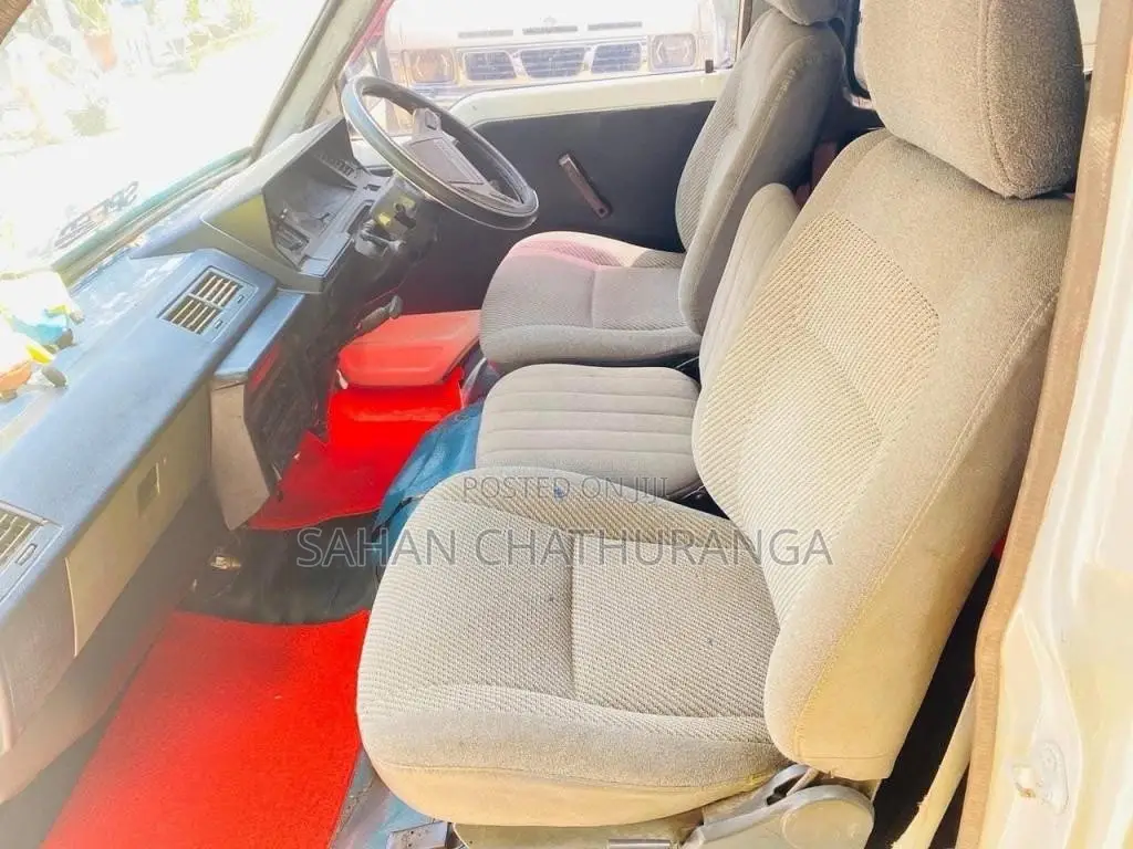 Toyota Shell 1996 Van (Used)