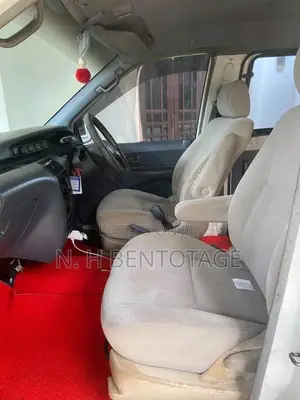 Toyota Noah Kr42 1998 Van (Used)