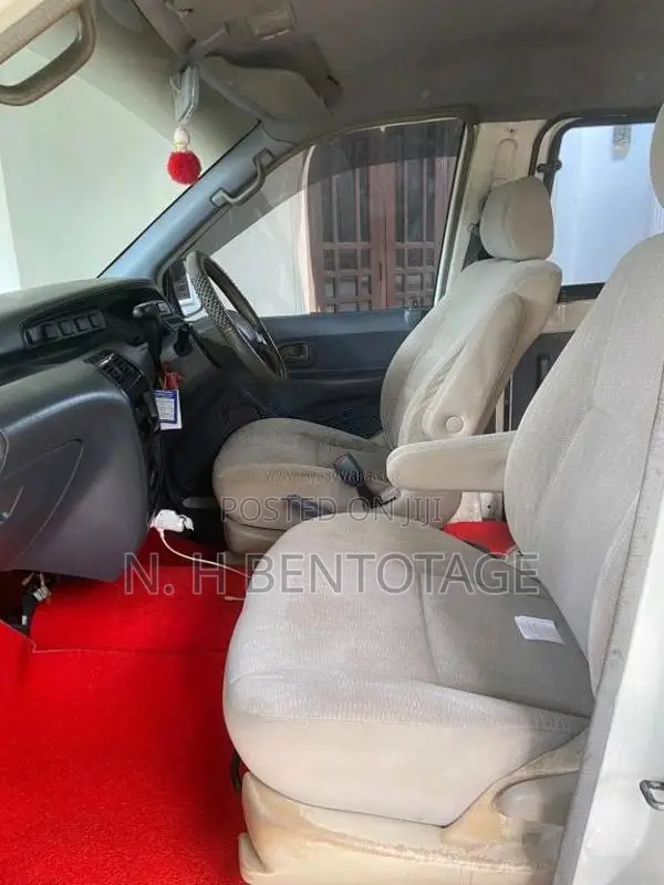 Toyota Noah Kr42 1998 Van (Used)