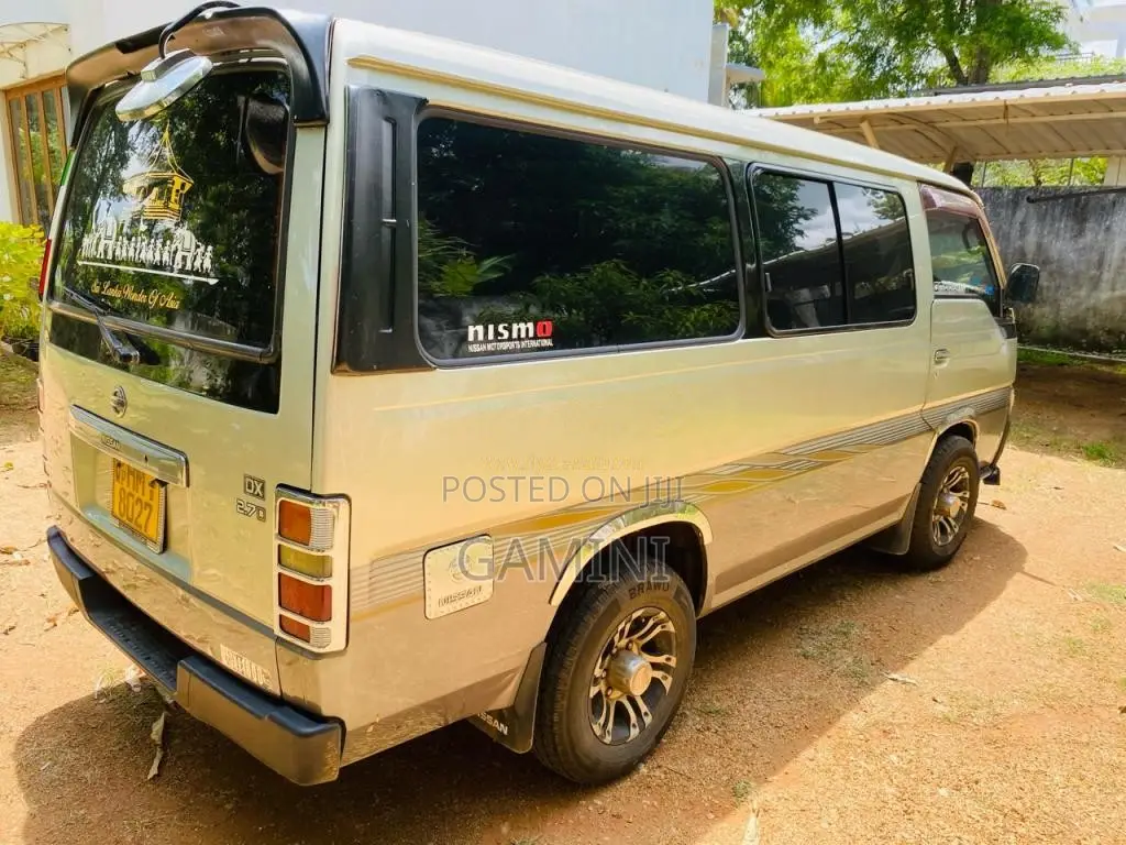 Nissan Caravan 2003 Van (Used)