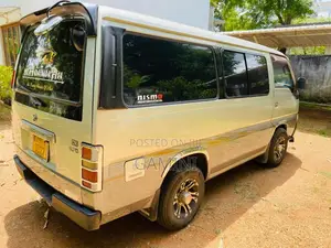 Nissan Caravan 2003 Van (Used)
