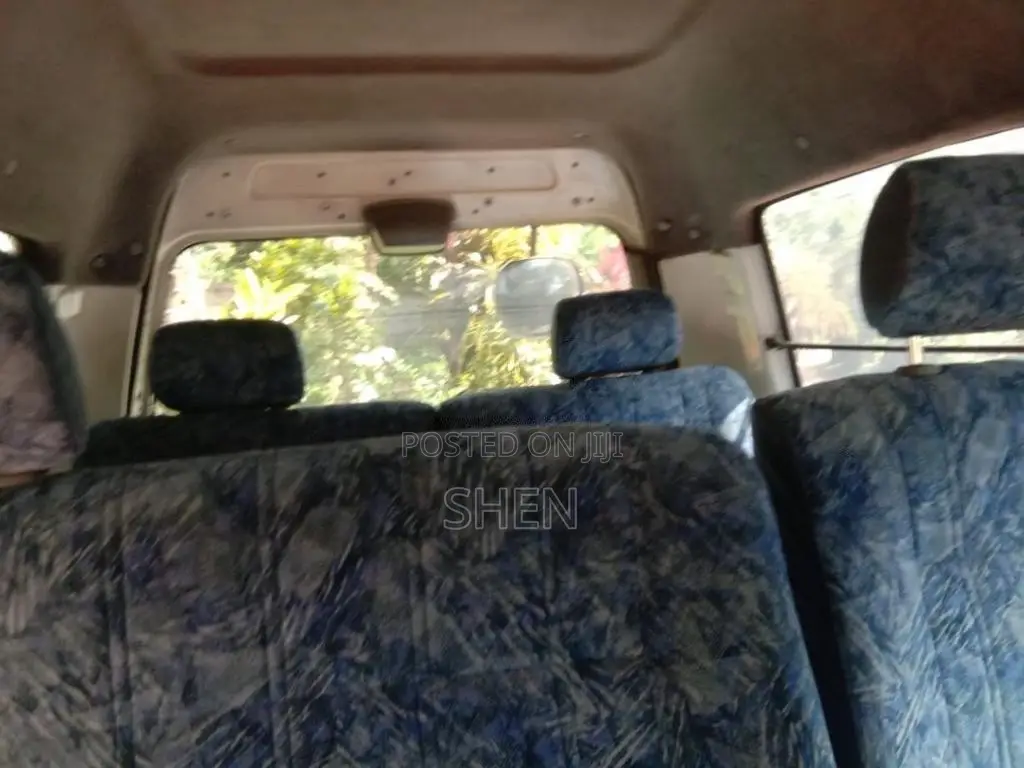 Toyota Noah CR41 2005 Van (Used)