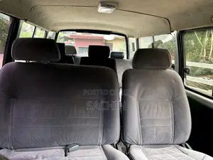 Toyota Hiace Dolphin 1990 Van (Used)