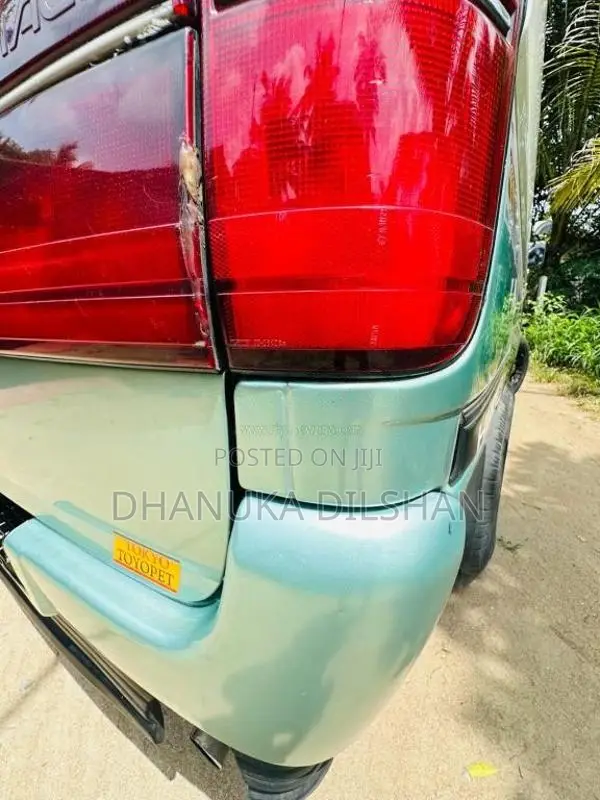 Toyota Dolphin 1992 Van (Used)