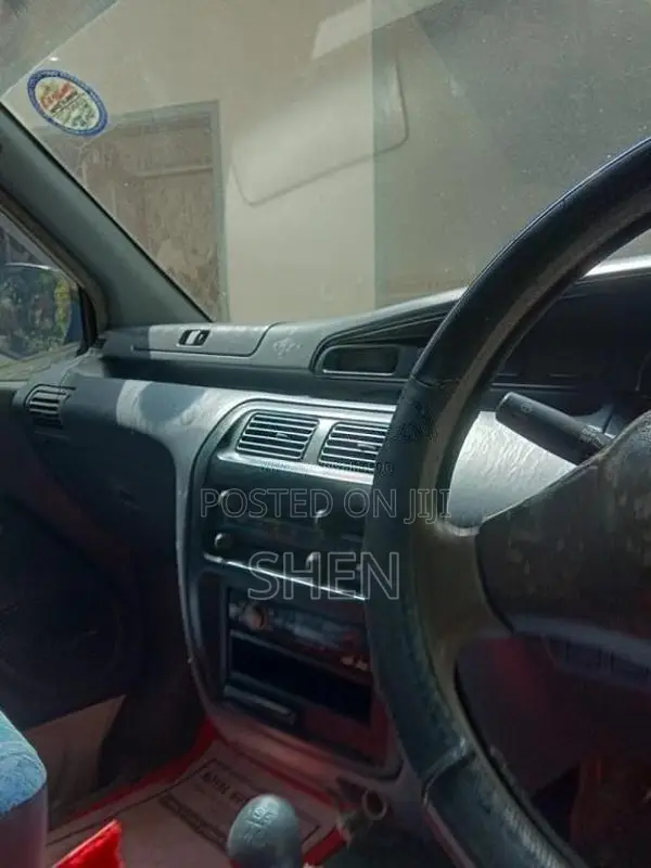 Toyota Noah CR41 2005 Van (Used)