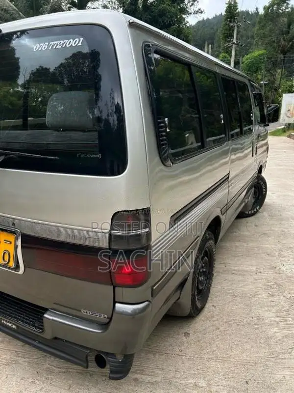 Toyota Hiace Dolphin 1990 Van (Used)