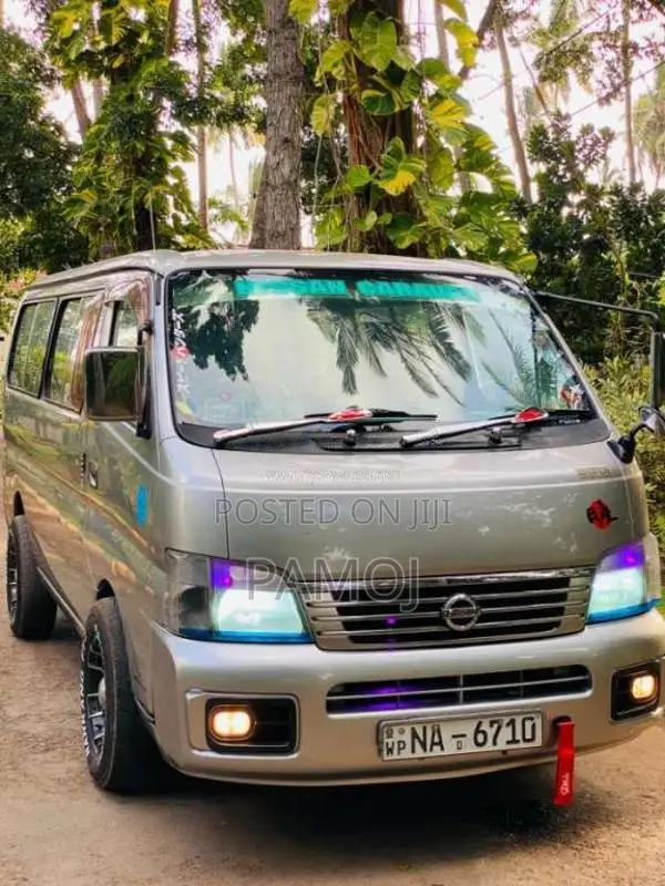 Nissan E25 2002 Van (Used)