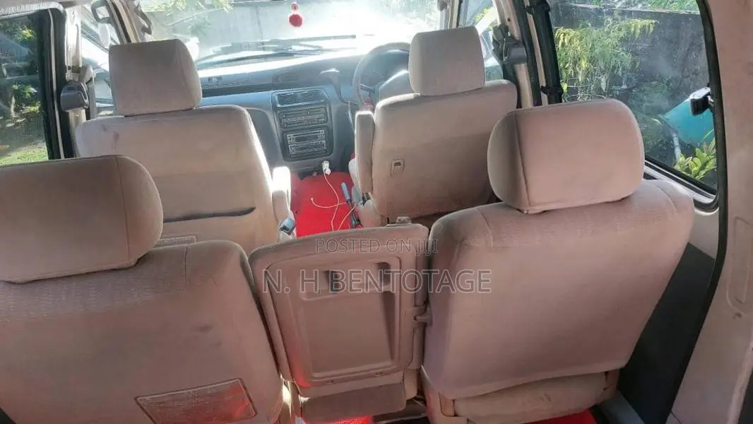 Toyota Noah Kr42 1998 Van (Used)