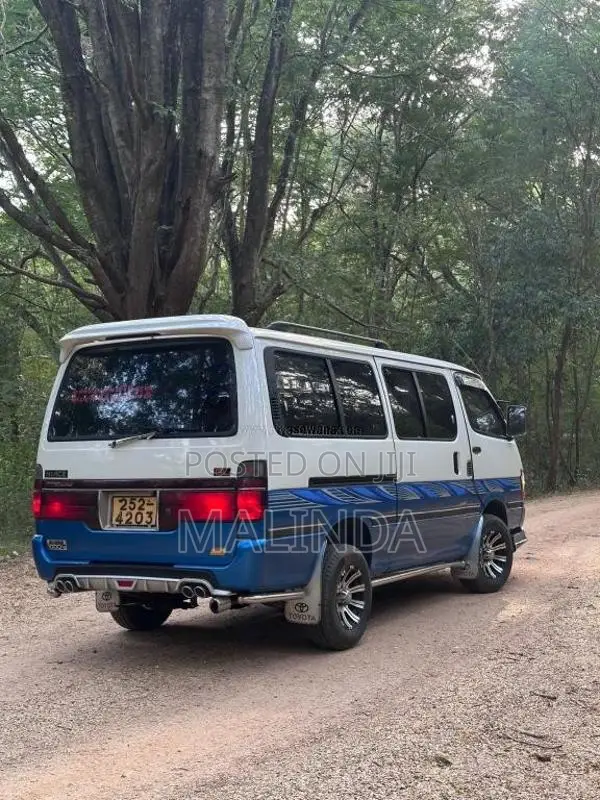 Toyota Dolphin 1994 Van (Used)
