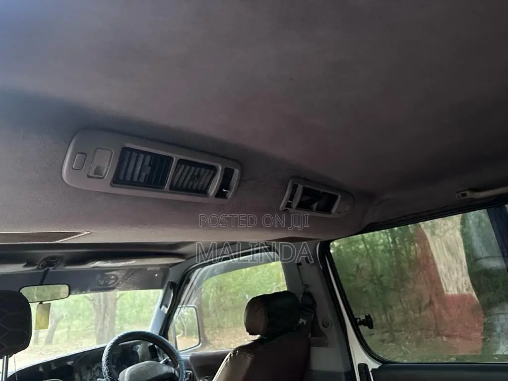 Toyota Dolphin 1994 Van (Used)