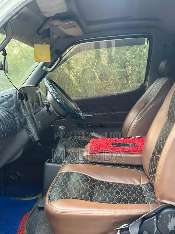 Toyota Dolphin 1994 Van (Used)