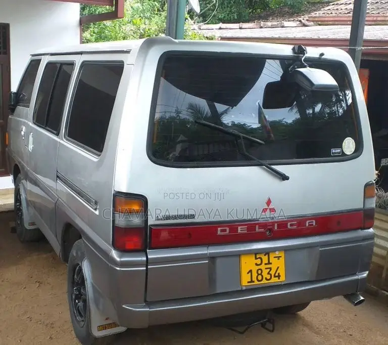 Mitsubishi PO5 1989 Van (Used)