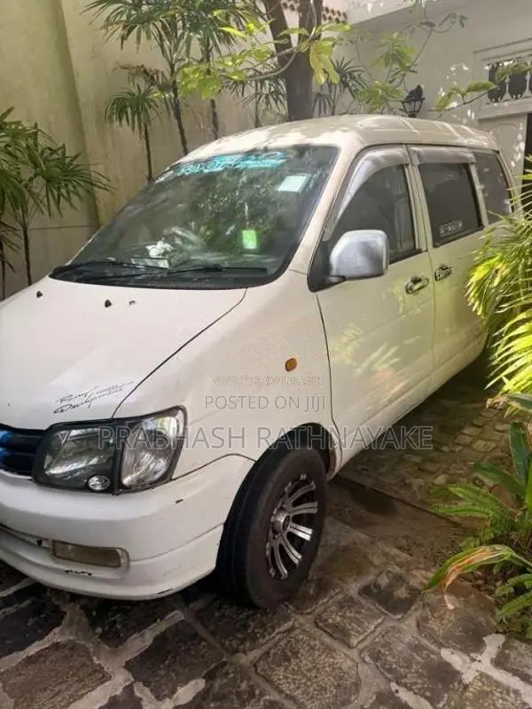 Toyota Noah 1998 Van (Used)