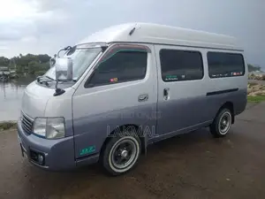 Nissan E25 2005 Van (Used)