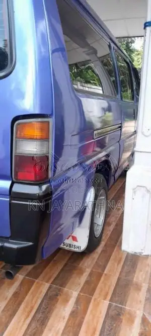Mitsubishi Po15 2003 Van (Used)