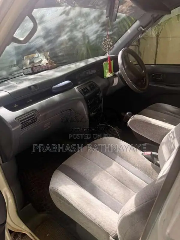 Toyota Noah 1998 Van (Used)