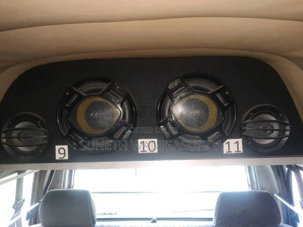 Nissan Caravan High Roof 1993 Van (Used)