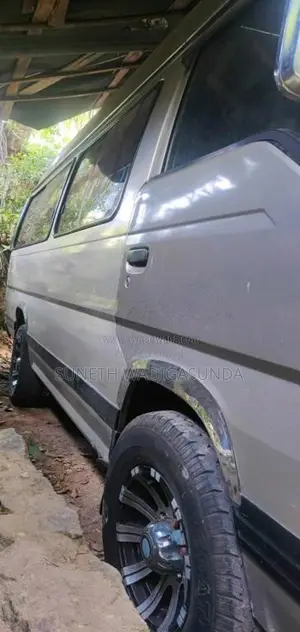 Nissan Caravan High Roof 1993 Van (Used)