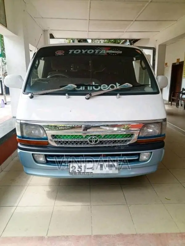 Toyota Dolphin 103 1993 Van (Used)