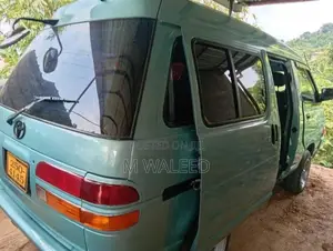 Toyota CR27 1992 Van (Used)
