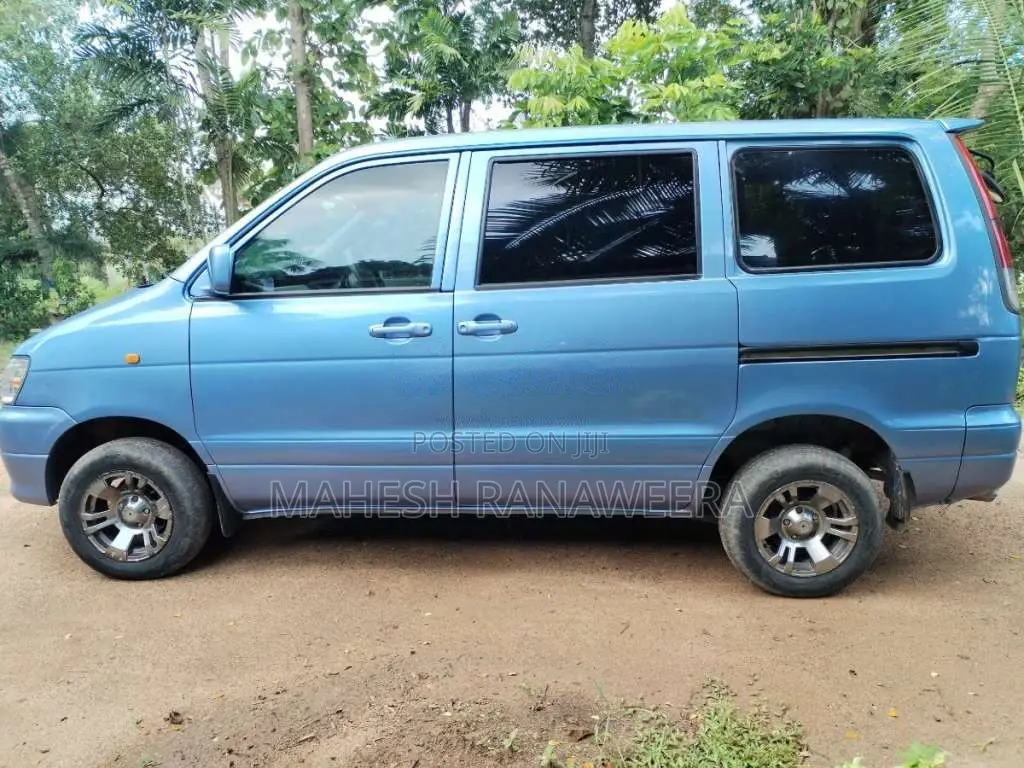 Toyota Noah 1997 Van (Used)