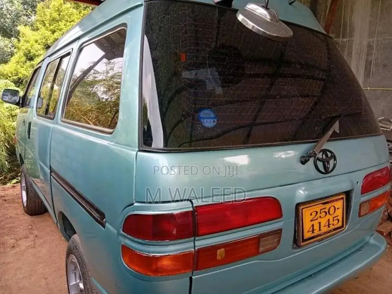 Toyota CR27 1992 Van (Used)