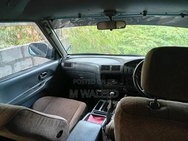 Toyota CR27 1992 Van (Used)