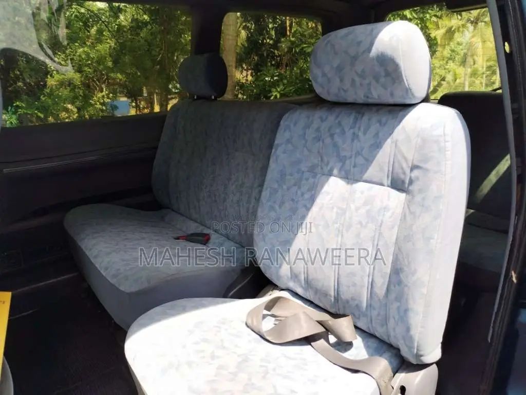 Toyota Noah 1997 Van (Used)