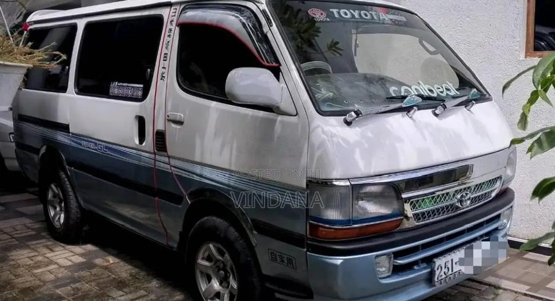 Toyota Dolphin 103 1993 Van (Used)