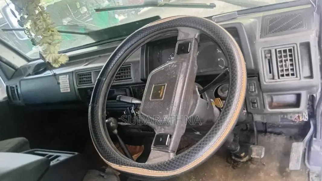 Mazda Brawny 1993 Van (Used)